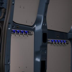 Komplet tirnic za pritrditev tovora